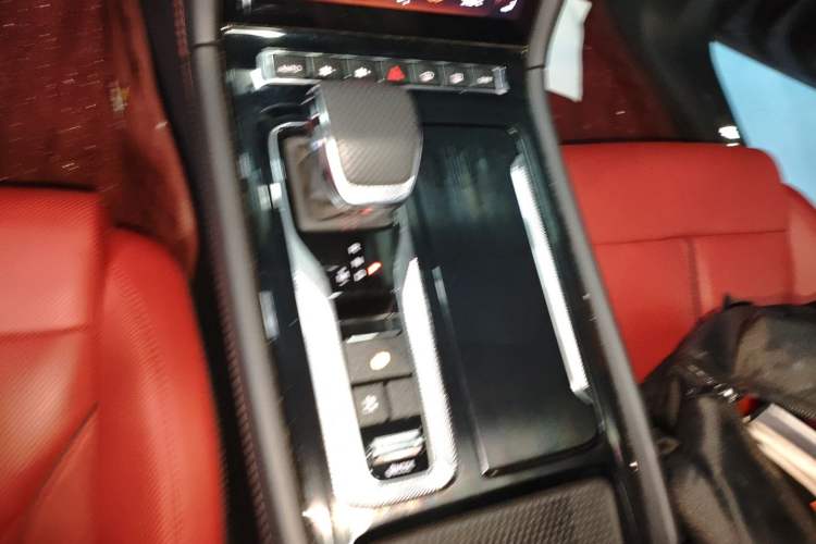 Used Hongqi H6 2023 2.0T ZhiShang Version