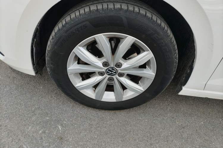 Used Volkswagen Polo 2021 Plus 1.5L Automatic Colorful Tech Edition Left Front Wheel Hub