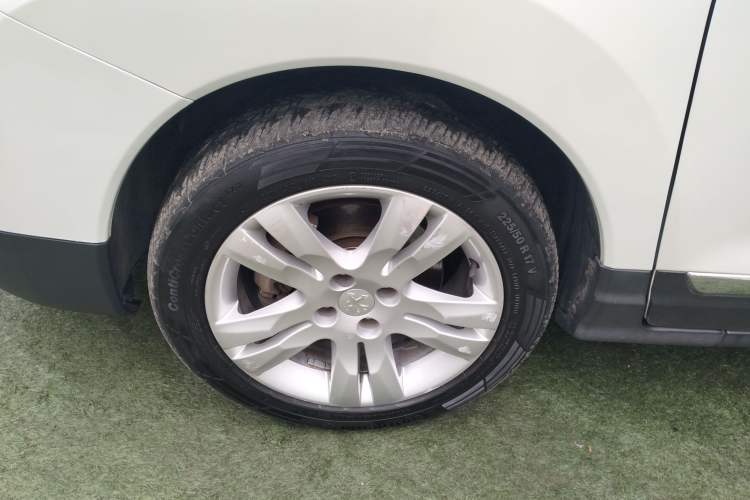 Used Peugeot 3008 2015 2.0L Automatic Classic Edition
