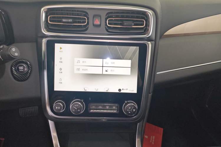 Used Lynk & Co 01 2017 2.0T Two-Wheel Drive Pro Edition Audio And AC Panel