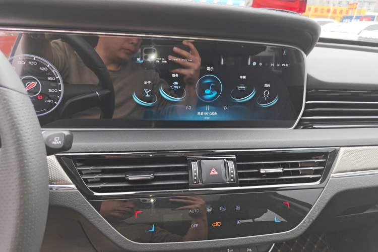 Used Hongqi HS5 2022 Revised Version 2.0T Smart Connect Flagship Edition
