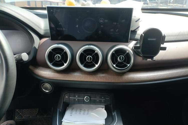 Used Wey VV5 2021 1.5T Two-Wheel Drive Smart Pioneer