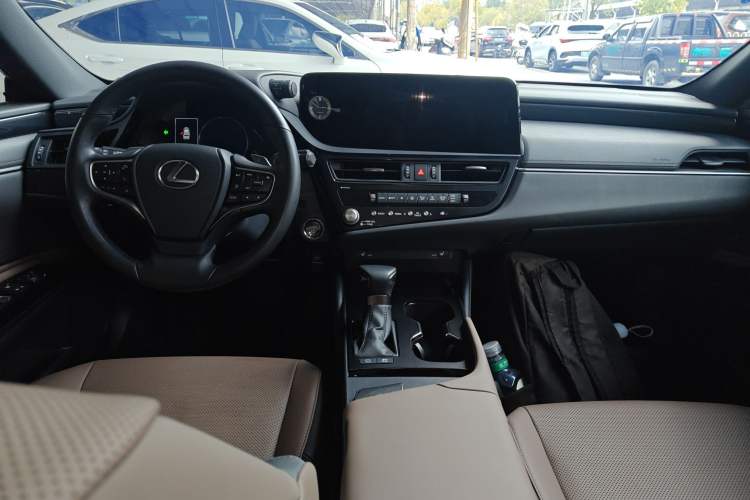 Used Lexus ES 2022 300h Excellence Edition
