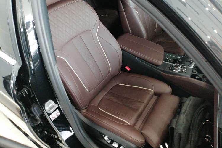 Used BMW 5 Series 2022 Second Facelift 530Li Luxury Version M Sport Package
