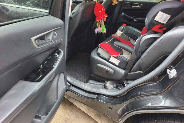 Used Ford Edge 2016 EcoBoost 245 Two-Wheel-Drive Platinum Edition 7-Seater
