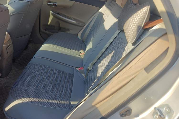 Used Toyota Corolla 2012 Luxurious Edition 1.8L CVT GL-i
