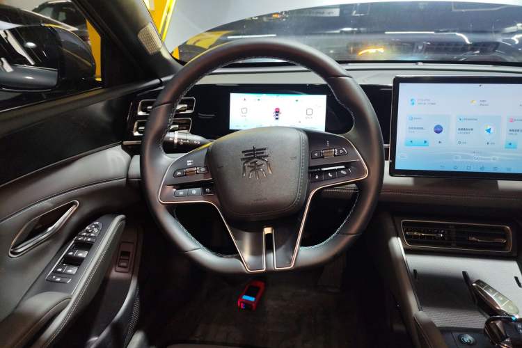 Used BYD Qin L 2024 DM-i 120KM Beyond Model Steering Wheel