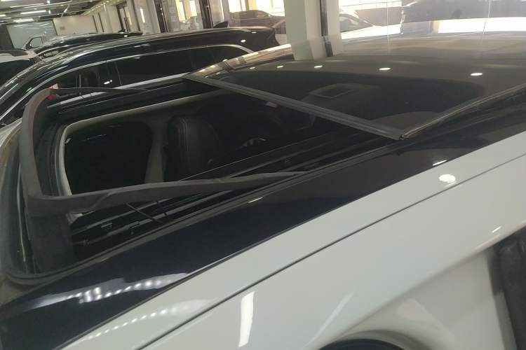 Used Jaguar F-PACE 2016 2.0T Two-Wheel Drive Urban Luxury Edition