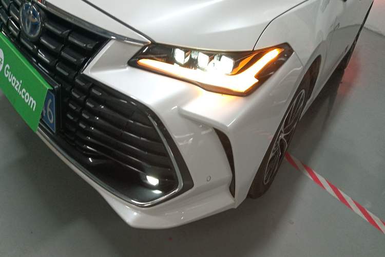 Used Toyota Avalon 2023 Dual-Engine 2.5L Luxury Edition
