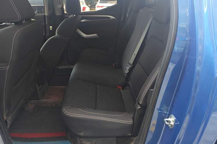 Used SAIC MAXUS T70 2021 2.0T Facelift Diesel Automatic 4x4 Advanced Version with Long Bed and High Ground Clearance
