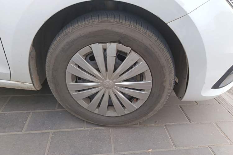 Used Volkswagen Santana 2019 1.5L Manual Fashion Edition China VI Standard Right Front Wheel Hub