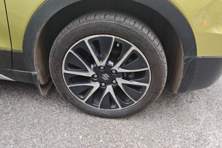 Used Suzuki S-Cross 2014 1.6L CVT Four-Wheel Drive Luxury Version