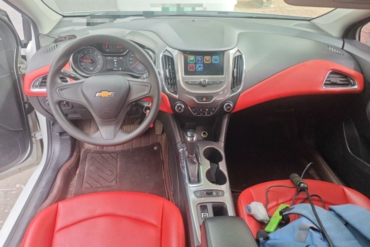 Used Chevrolet Cruze 2017 1.5L Automatic Pioneer Sunroof Edition Center Console