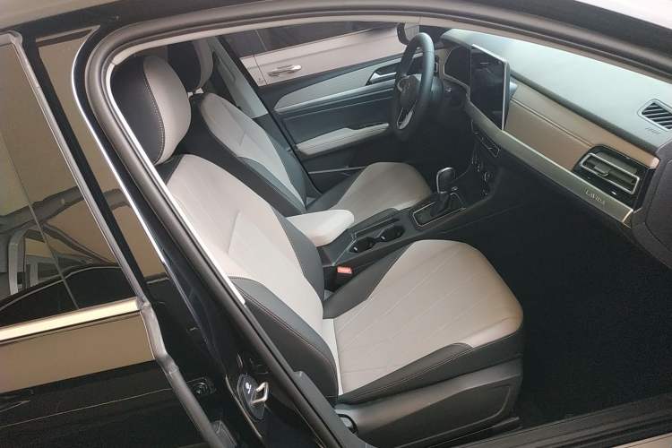 Used Volkswagen Lavida 2023 1.5L Automatic Starry Sky 5 Million Edition Right Front Seat