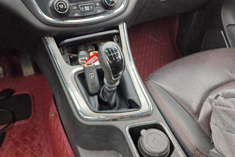 Used Baojun 560 2016 1.8L Manual Luxury Edition Gear Lever