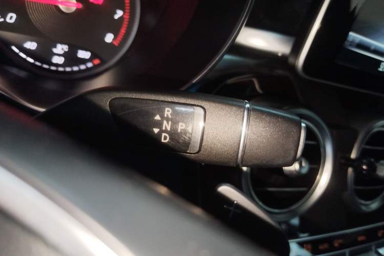 Used Mercedes-Benz GLC 2019 Facelift GLC 260 L 4MATIC Luxury Model Gear Lever