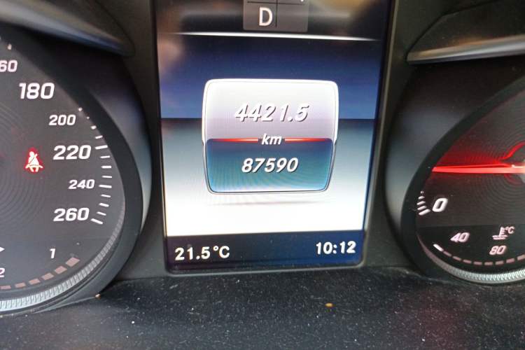 Used Mercedes-Benz C-Class 2018 C 200 L Sport Edition Odometer Close Up