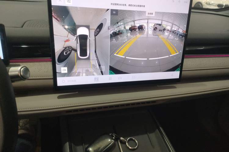 Used Geely Galaxy Galaxy 8 2025 130km EM-i Deluxe Edition
