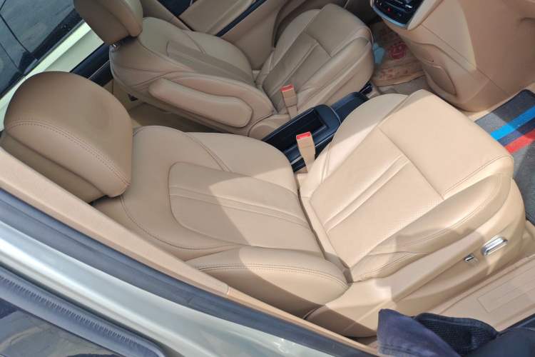 Used Buick GL8 2021 ES Landtrek 653T Luxury Model Right Front Seat