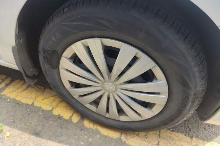 Used Volkswagen Santana 2019 1.5L Automatic Fashion Edition China VI Right Front Wheel Hub