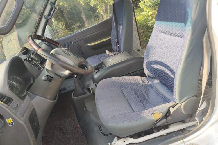 Used Foton Scenic 2014 2.0L Express Classic Short-Wheelbase High-Roof 491EQ4A
