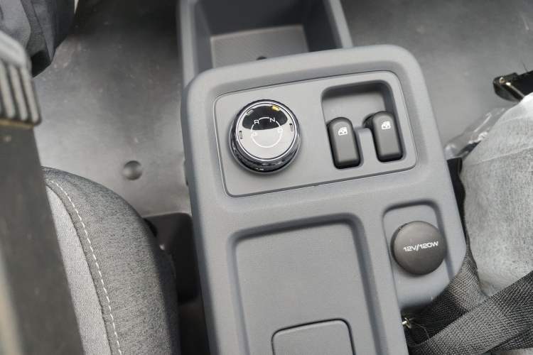 Used Wuling Yangguang 2025 Model 400km Bus Edition—Comfort Edition