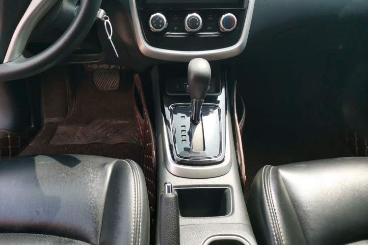 Used Nissan Tiida 2021 1.6L CVT Cool Edition
