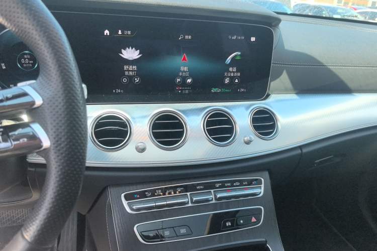 Used Mercedes-Benz E-Class 2023 E 260 L Sport Edition Audio And AC Panel