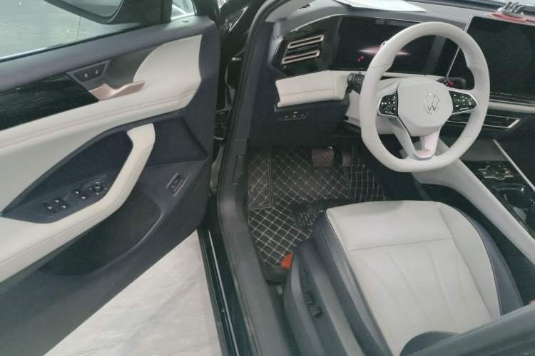 Used Volkswagen Tiguan L 2024 PRO 330TSI Two-Wheel Drive Smart Drive Edition
