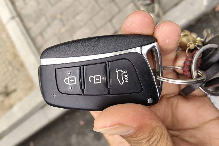 Used Hyundai Santa Fe 2013 2.4L Automatic Two-Wheel Drive Smart Version Vehicle Key
