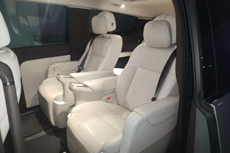 Used Li Auto MEGA 2024 Ultra Model
