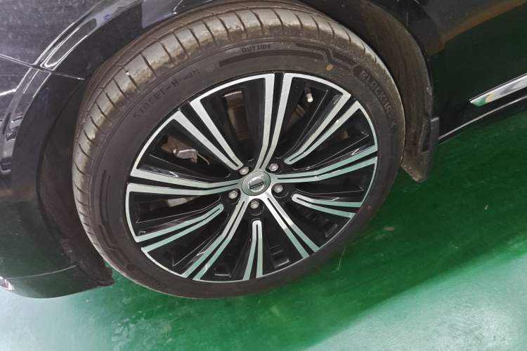 Used Volvo S90 2024 B5 Zhiyuan Luxury Edition Left Front Wheel Hub
