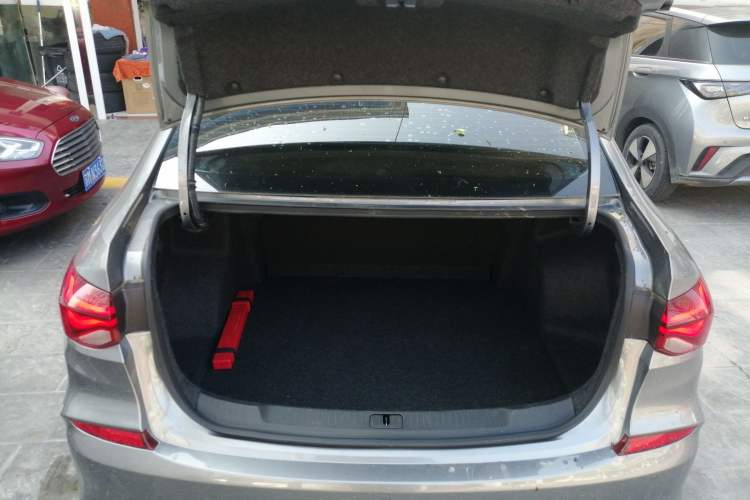 Used Chevrolet Monza 2019 Redline 320T Dual-Clutch Sporty Version China VI Standard Trunk