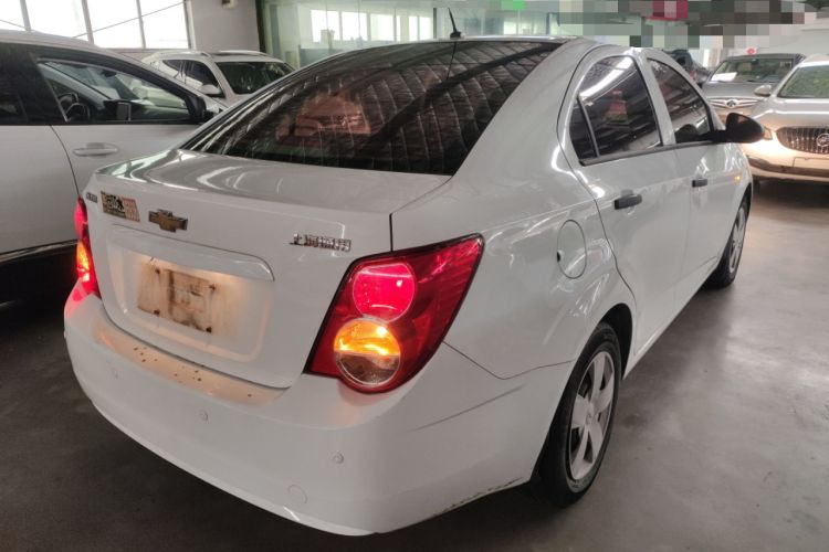 Used Chevrolet Aveo Sonic 2011 Sedan 1.4L MT SL