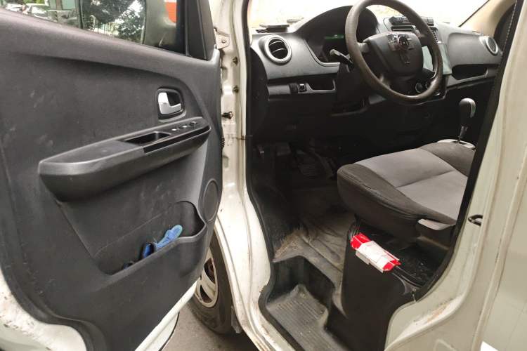 Used CHANGAN KAICHENG Ruixing EM60 2021 Pure Electric Van Transporter 60kW Driver Seat