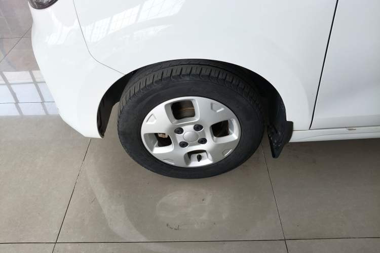 Used Roewe Clever 2021 302 km New Four-Seater Super-Efficient Version
