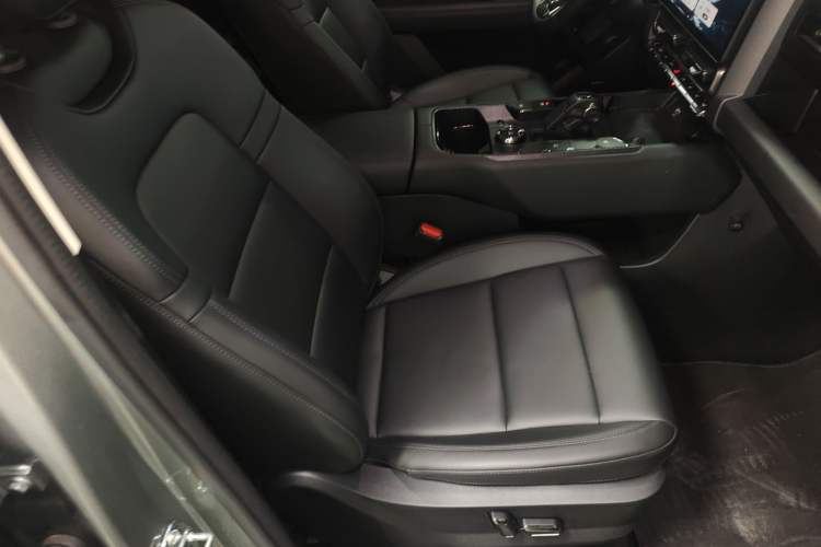 Used Haval Raptor New Energy 2023 Hi4 102 Exploration Edition Right Front Seat