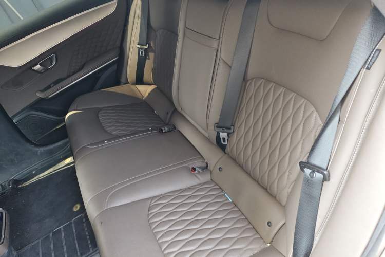 Used BYD Han 2024 EV Glory Edition 506KM Front-Wheel-Drive Premium Model
