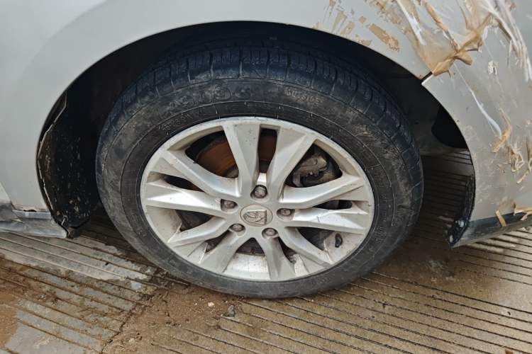 Used Baojun 730 2016 1.5L Manual Comfort Version 7 Seats China V Emission Standard Right Front Wheel Hub