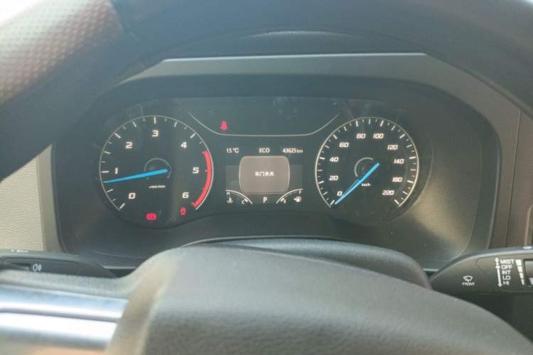 Used JMC Fushun 2023 2.0T Automatic Short-Wheelbase Low-Roof Commercial & Multi-Purpose Passenger Vehicle 6-Seater with Dual-Opening Tailgate