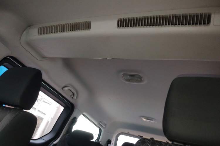 Used JAC Refine M4 2016 2.0L Manual Luxury Version
