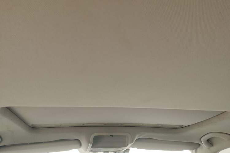 Used Volkswagen Sagitar 2012 1.4TSI Automatic Luxury Edition Headliner