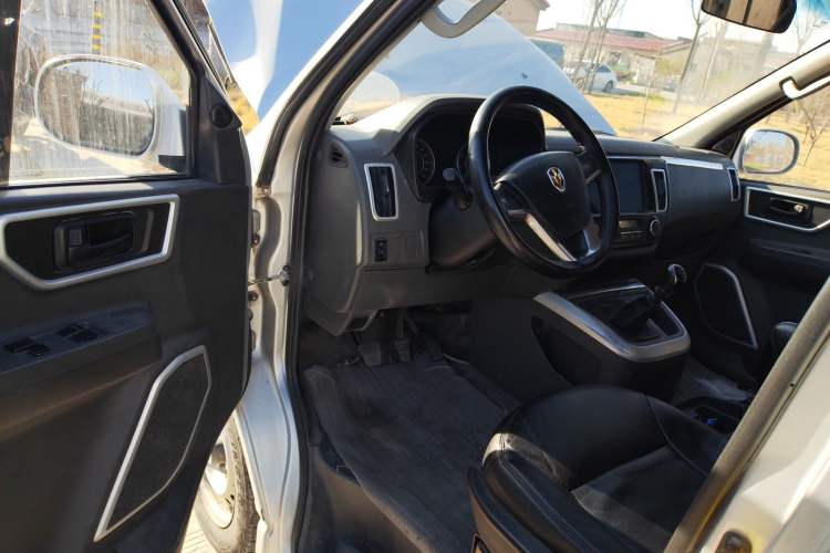 Used Jinbei Hiace King 2021 2.0L City Transport King Series Express Model Standard Top 6-Seater 1TZS
