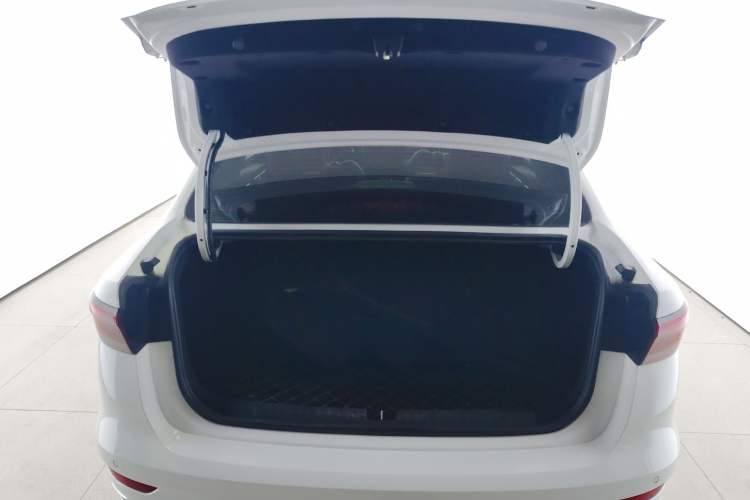 Used Geely Auto Emgrand 2022 4th Generation 1.5L CVT Flagship Model
