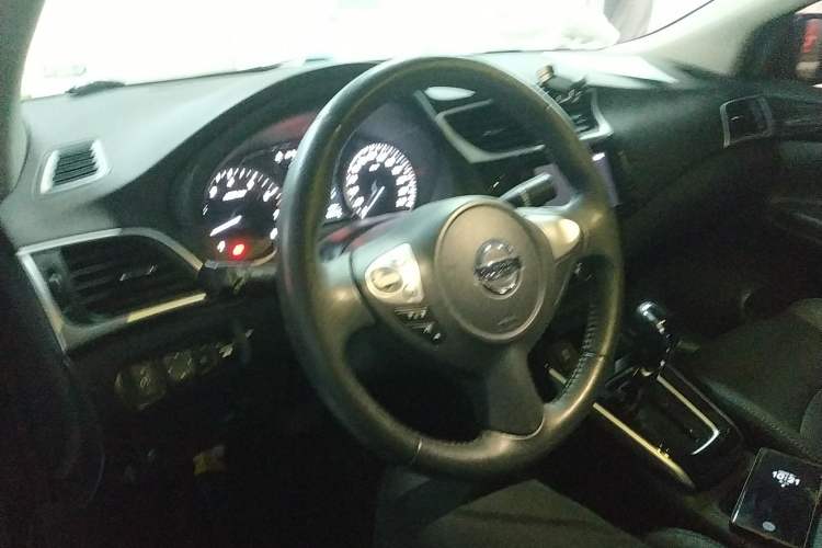 Used Nissan Sylphy 2018 1.6XV CVT Deluxe Edition Center Console