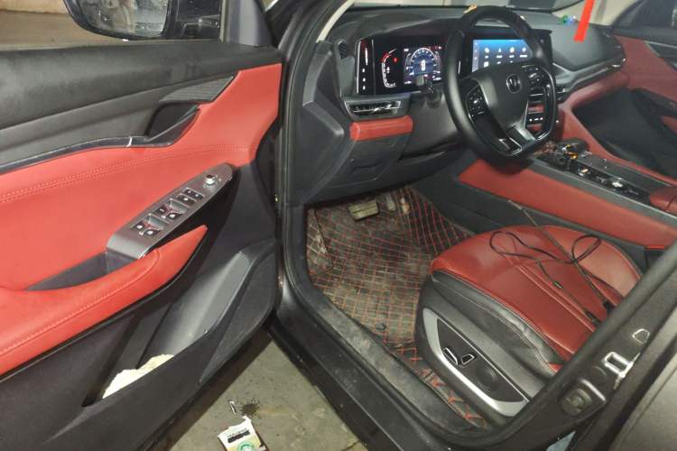 Used Changan CS75 PLUS 2022 1.5T Automatic Luxury Model
