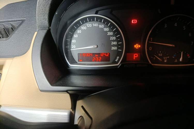 Used BMW X3 2009 xDrive25i Luxury Plus Model Odometer Close Up