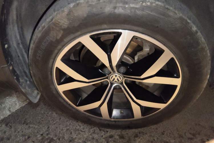 Used Volkswagen Teramont 2017 380TSI Four-Wheel Drive Luxury Edition Right Front Wheel Hub