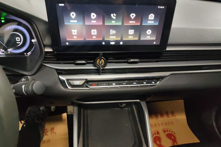 Used Geely Auto Emgrand 2022 4th Generation 1.5L CVT Luxury Model
