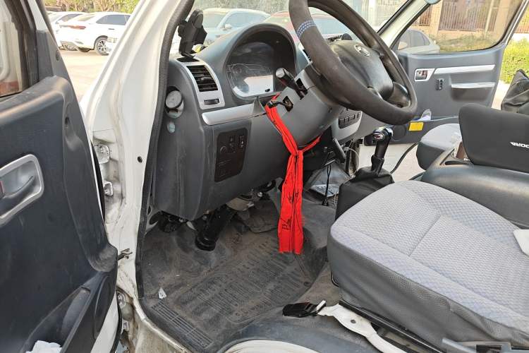 Used King Long Longyao 8 2021 41-Foot Cargo Van with Mid-Roof
